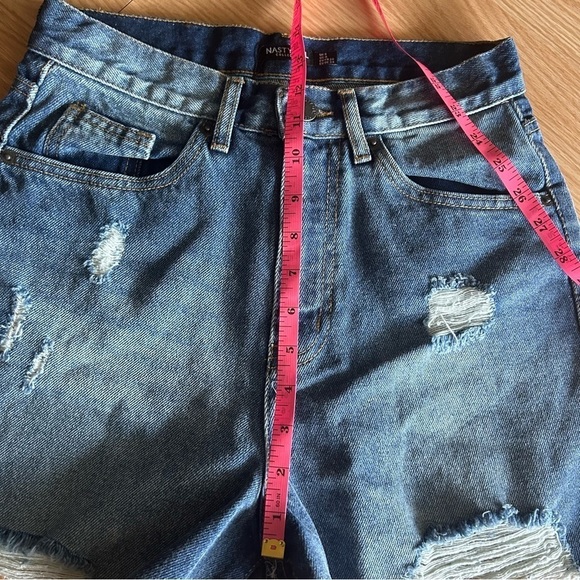 NWT Nasty Gal Organic Denim Distressed High Waisted Jean Shorts Women’s 4 - Picture 8 of 9